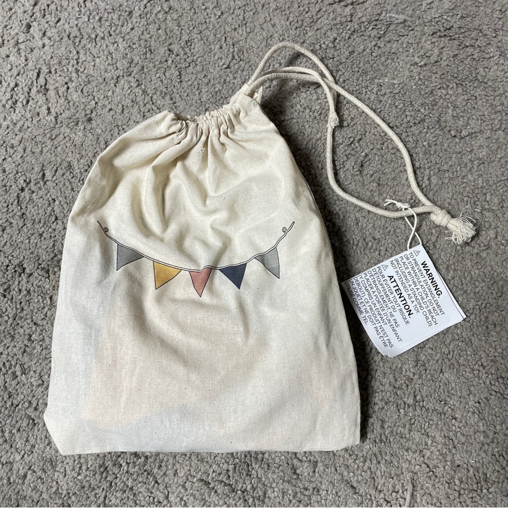 H&M Home Penant With Bunting Kids Baby Room Muted Colors Yellow Pink Blue‎ Gray - Picture 3 of 10
